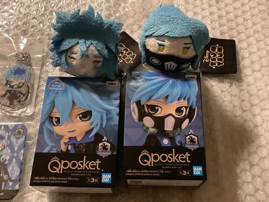 ツイステ イデア オルト ツムツム 缶バッジ Qposket ほか まとめ