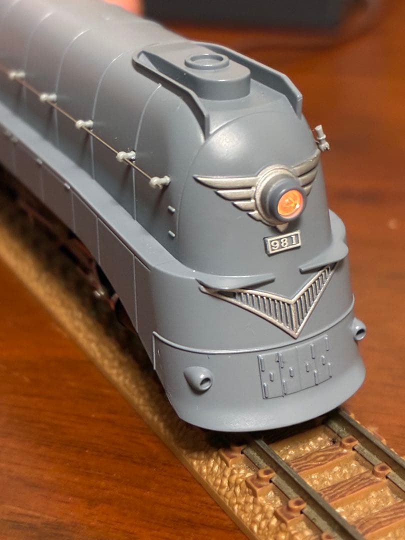 満鉄パシナ981増備車　ライトグレー　マイクロエース ライト点灯動力動作確認済
