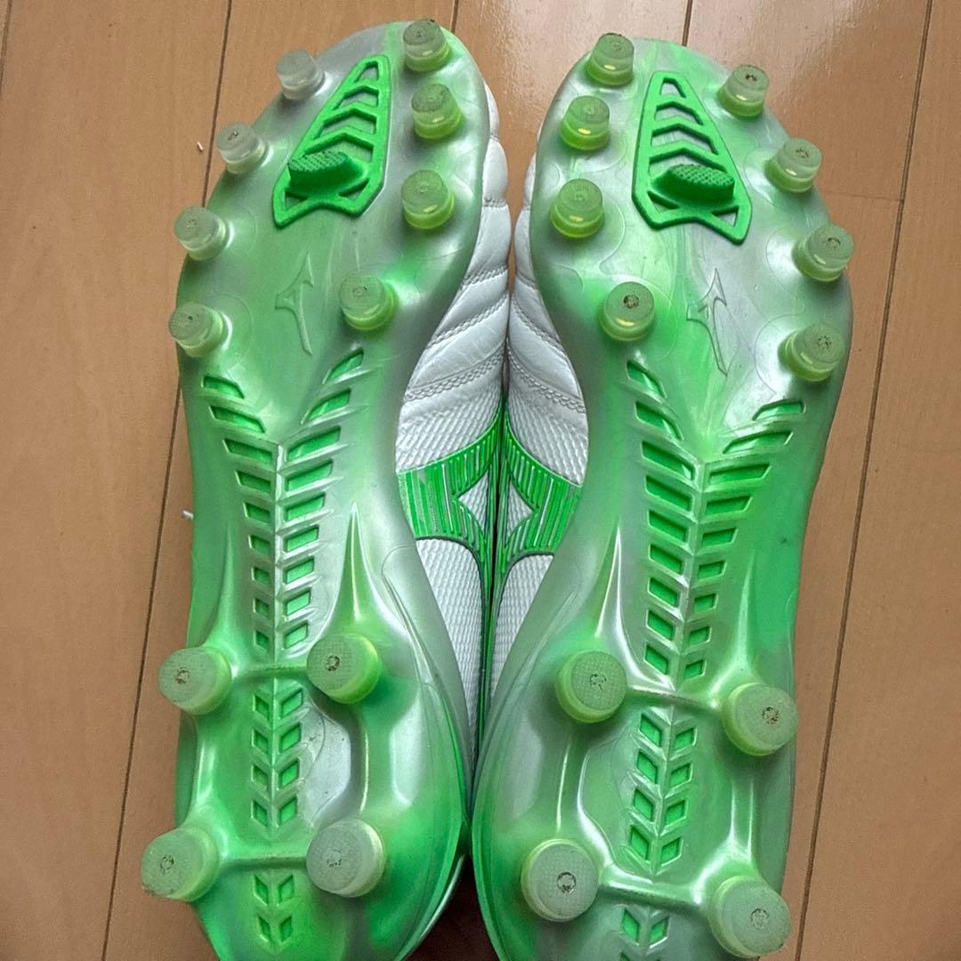 Mizuno モレリアネオ4β 限定色