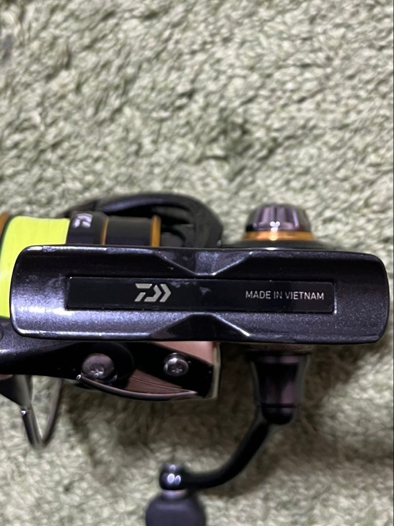 CALDIA FC LT2000S スピニングリール