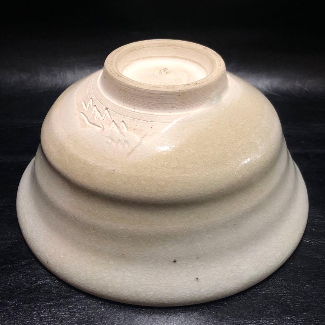 究極の美◼️蔵から吸い込まれる様な美しい白い抹茶茶碗が出てきました。茶道具、花道具