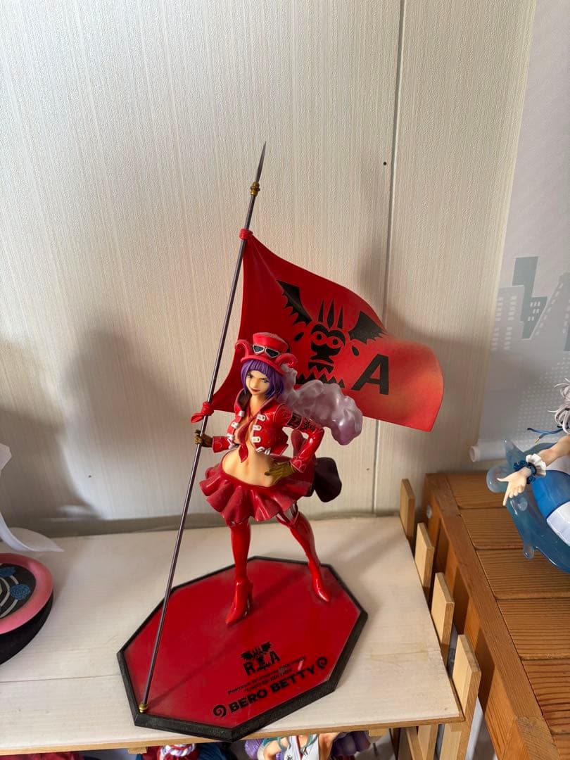 ワンピース ベロ・ベティ フィギュア