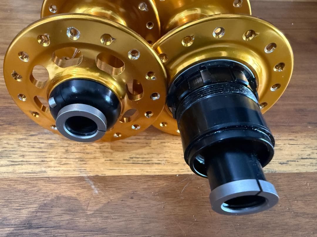 CHRIS KING R45ハブセット