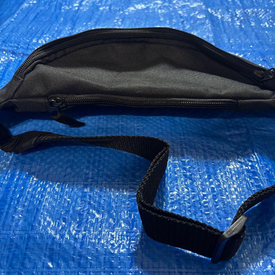 knosis ボディバッグ　ブラック