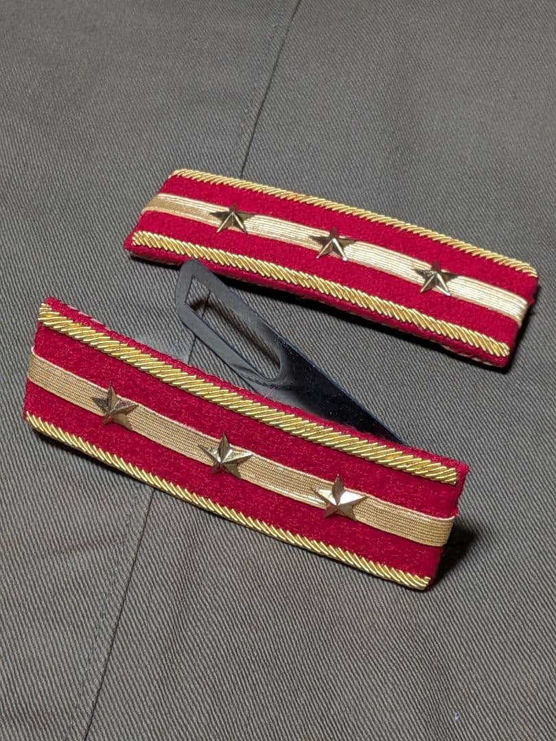 日本軍　陸軍　将校　大尉　肩章　高級レプリカ　本革使用　未使用