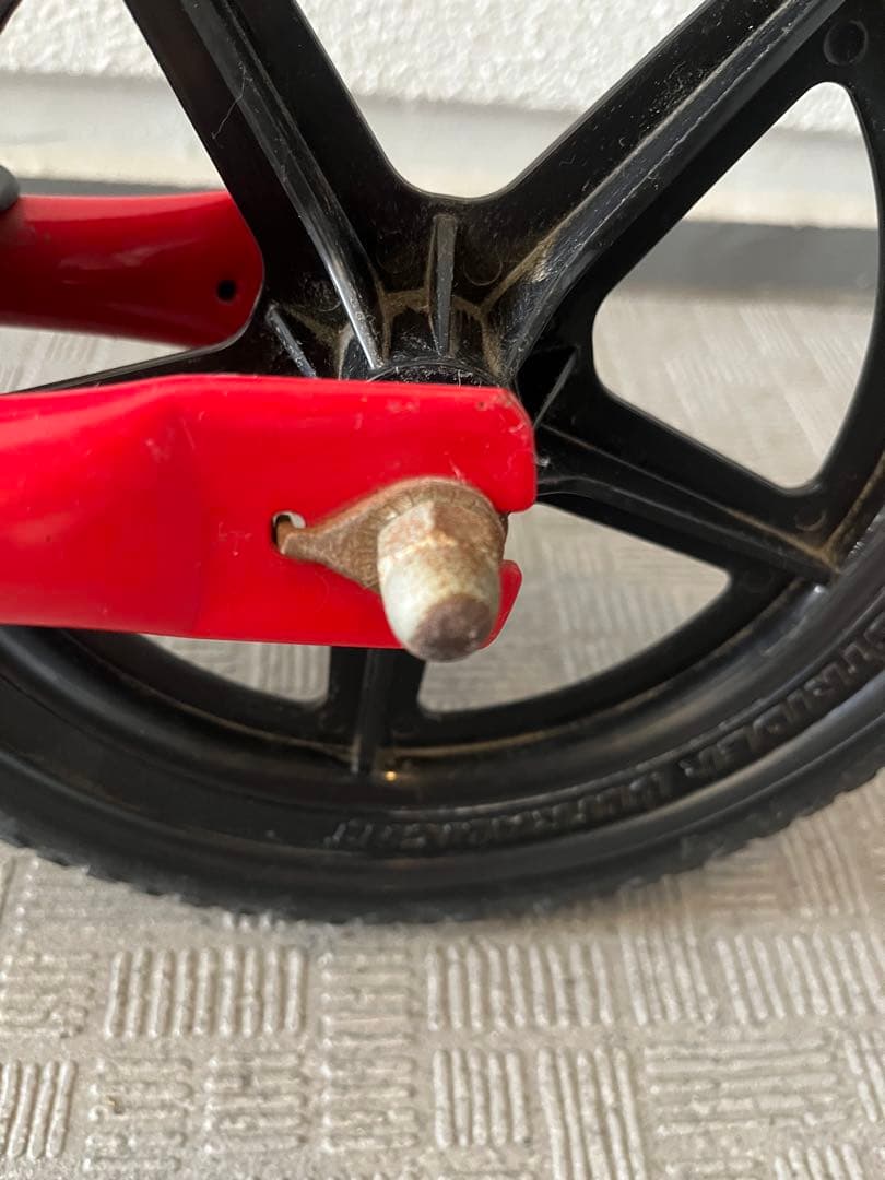 ストライダースポーツモデル12インチレッド ＋ヘルメット(47〜51㎝)セット