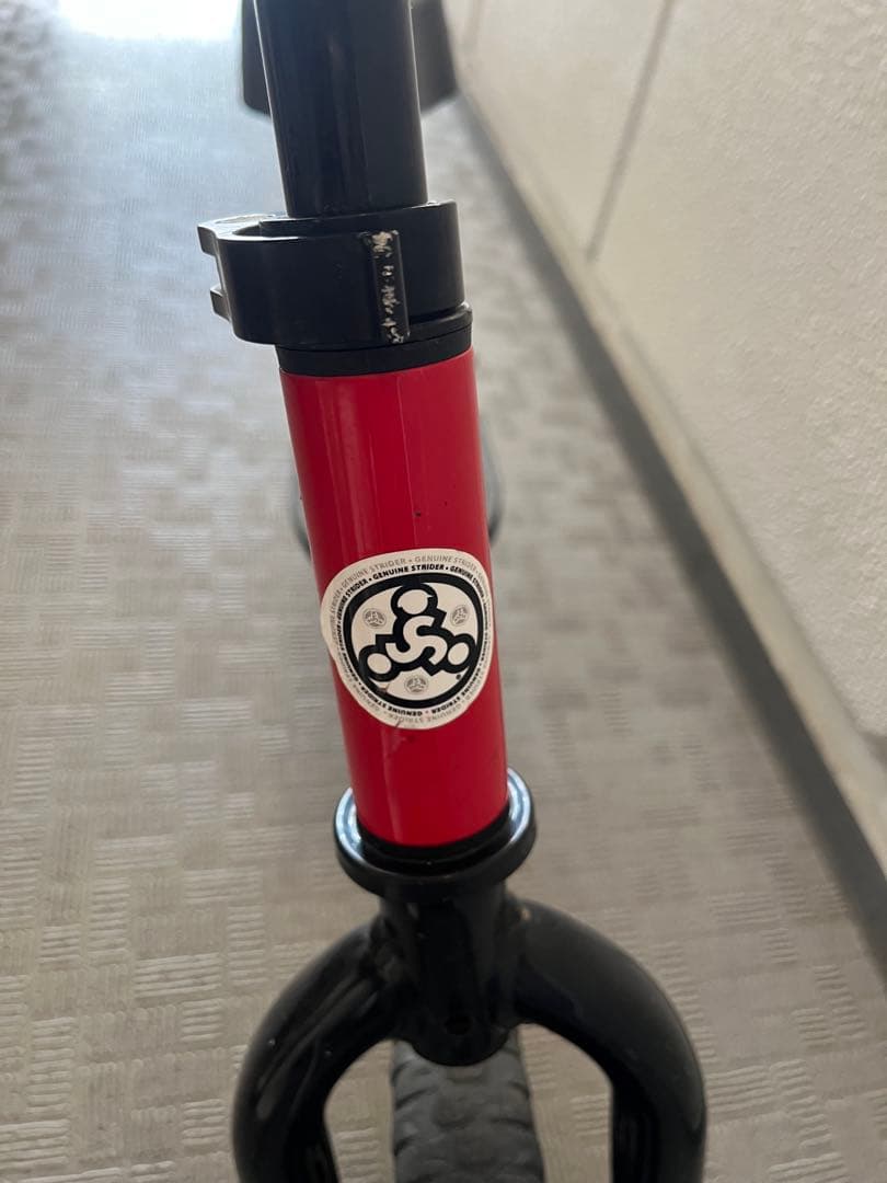 ストライダースポーツモデル12インチレッド ＋ヘルメット(47〜51㎝)セット