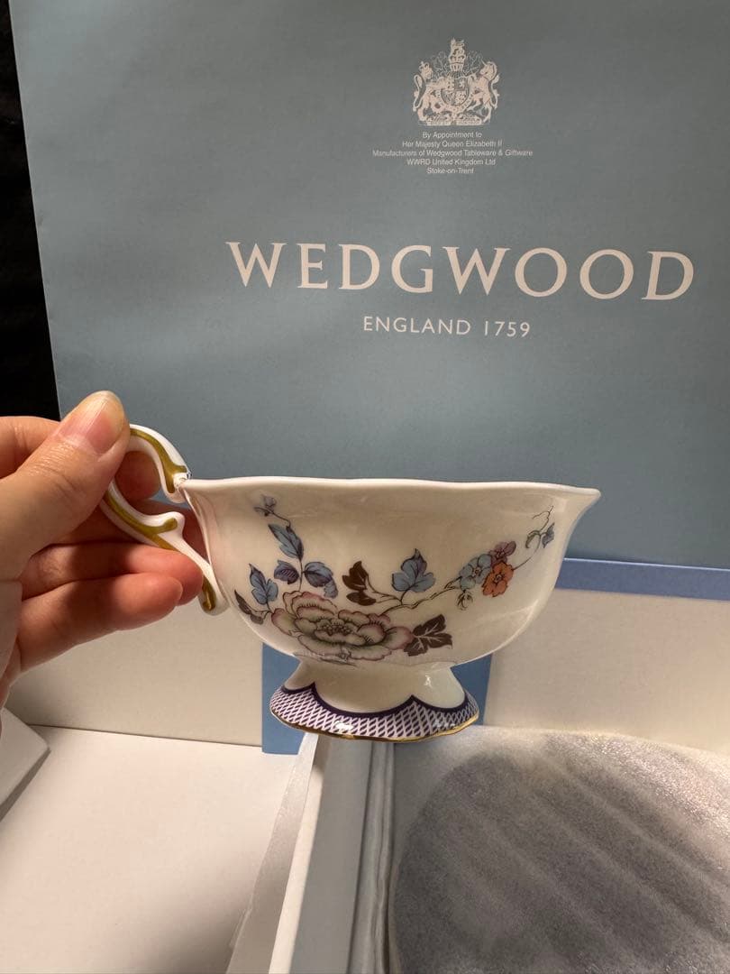  花柄カップとソーサーセット