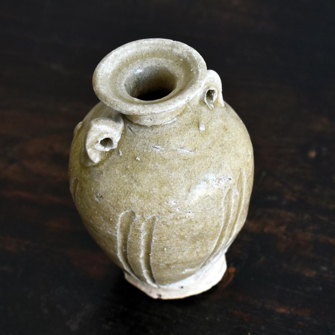 東南アジア ミャンマー （ビルマ）14〜15世紀 青磁盤口双耳瓶