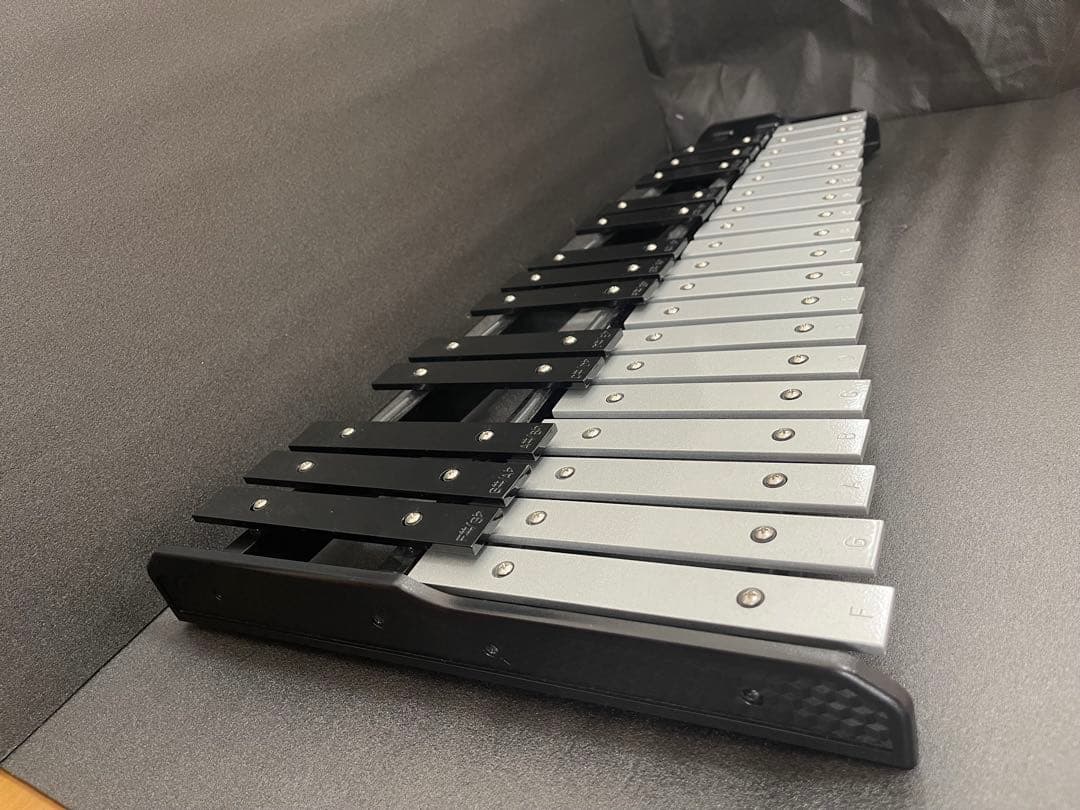 SUZUKI楽器製　鉄琴 調整可能スタンド付き