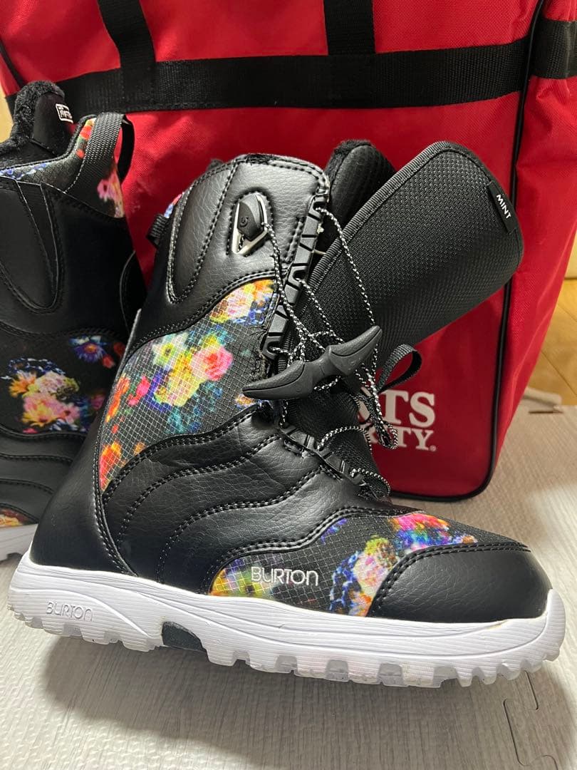 BURTON Mint 花柄スノーボードブーツ レディース ブラック/フラワー