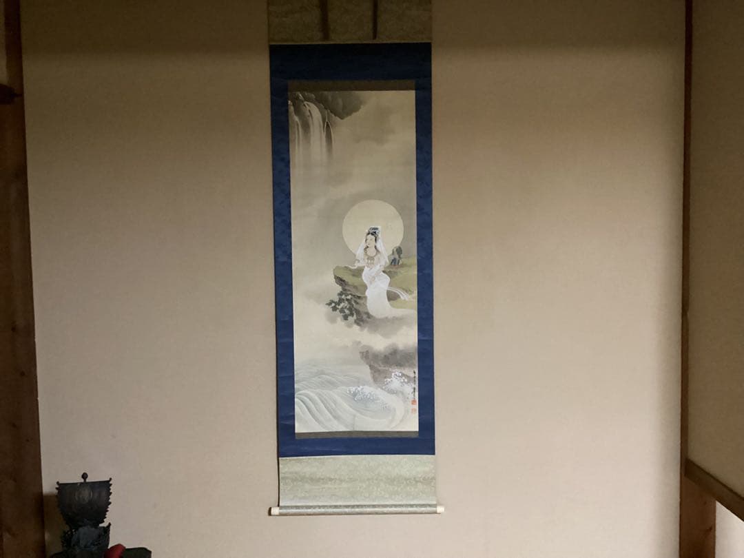 O-1 養流の観音　　水墨画 掛け軸 観音様　華泉　年代物