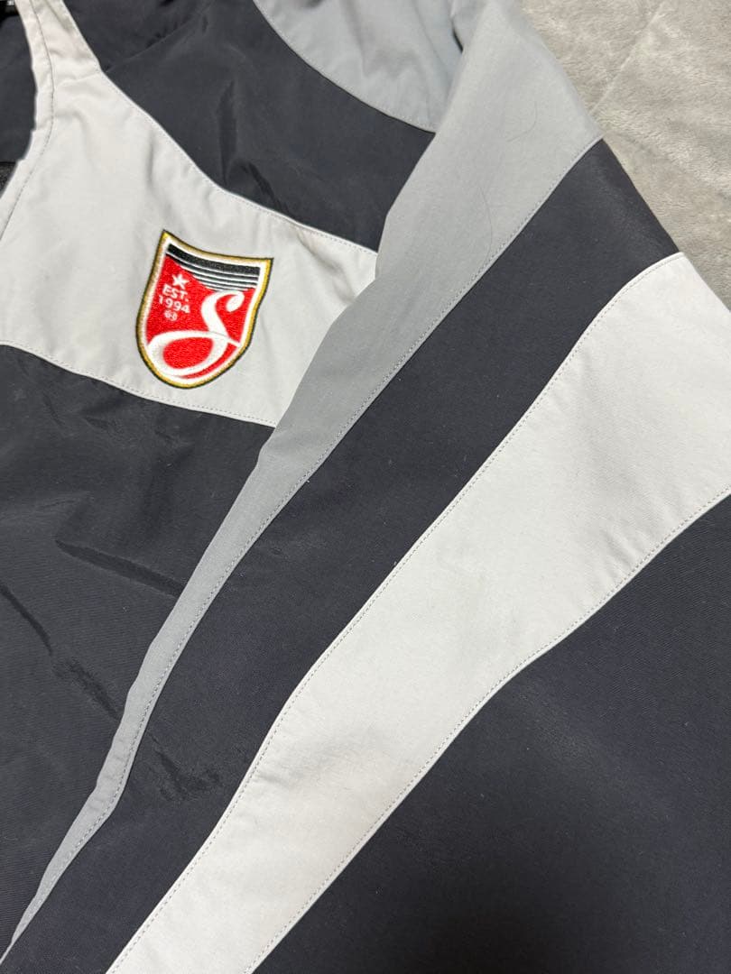 Umbro ウィンドブレーカー L 黒/灰 SUPREME