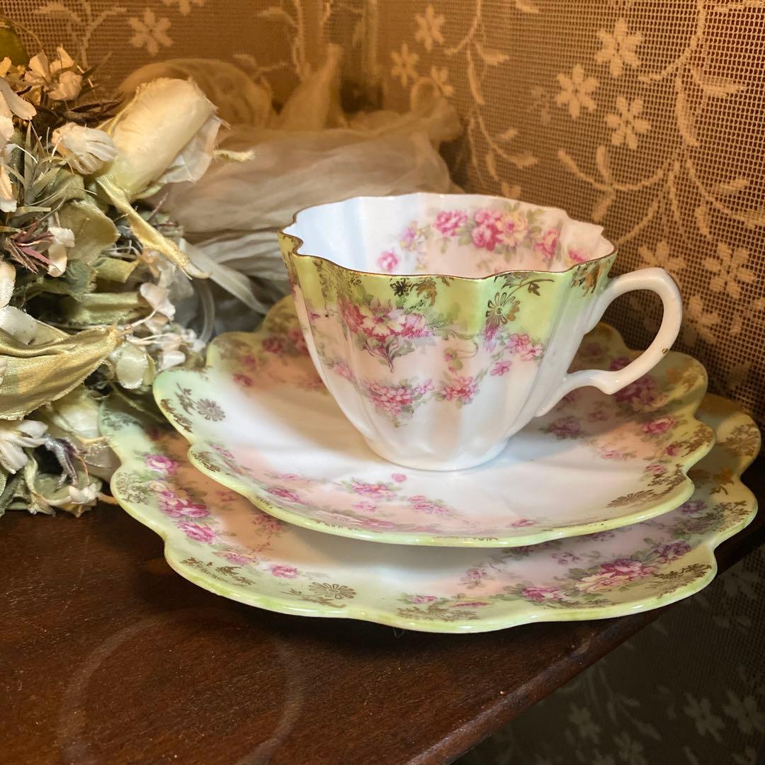 英国アンティークカップトリオ