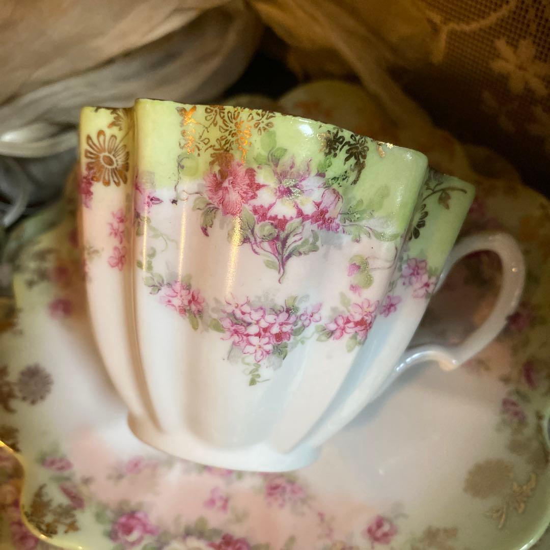 英国アンティークカップトリオ