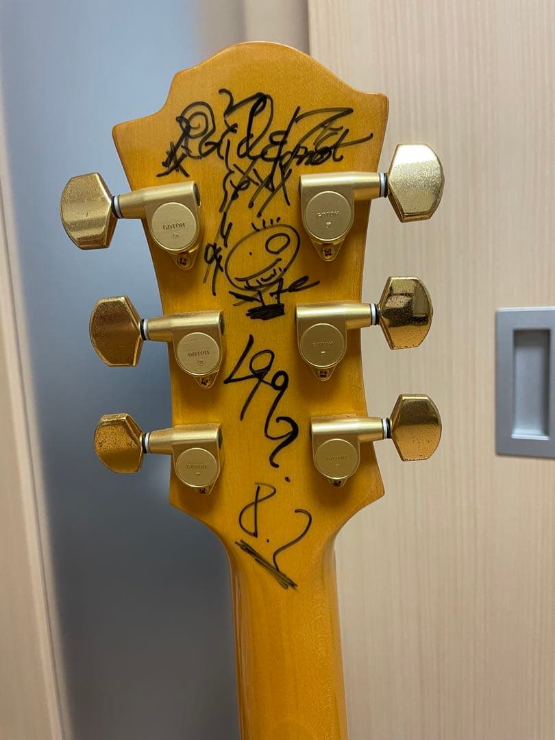 hideサイン　エレキギター ブラック Fロゴ サイン付き