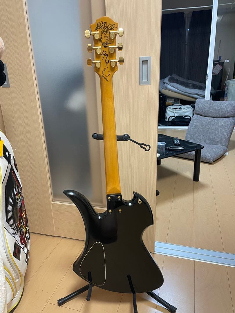 hideサイン　エレキギター ブラック Fロゴ サイン付き