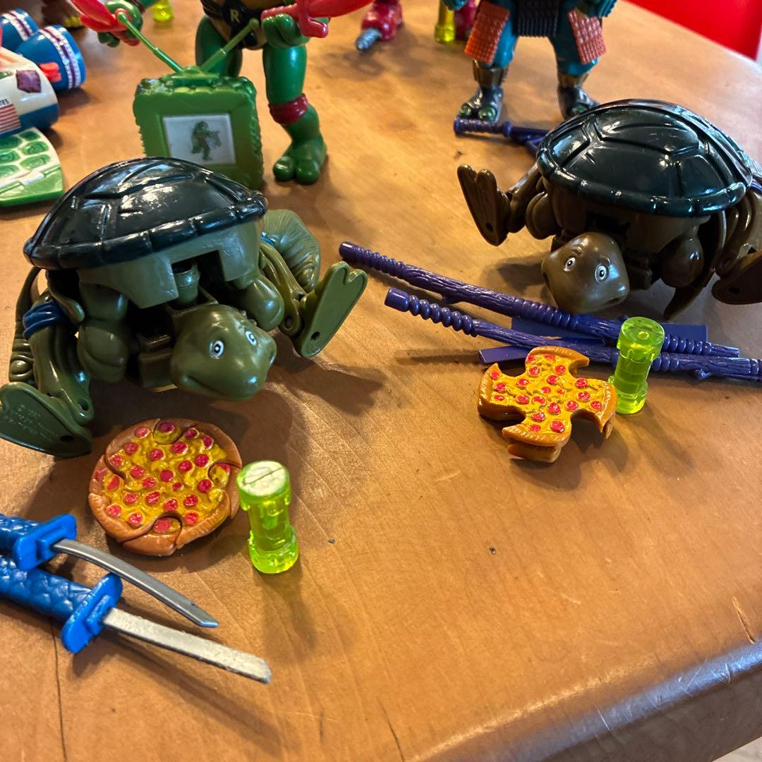 d*2様 ミュータント・タートルズ フィギュア10体とバス・バイク・ボートセット