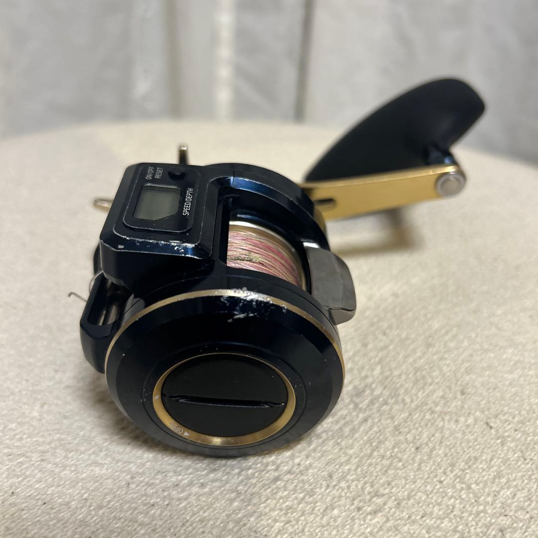 し*ん様 SALTIGA 21 IC300 ベイトリール 7.3