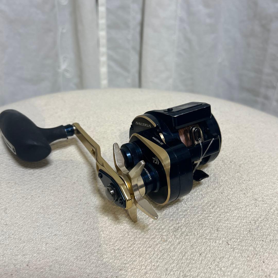 し*ん様 SALTIGA 21 IC300 ベイトリール 7.3