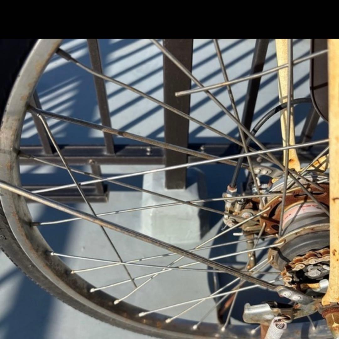 電動アシスト自転車 チャイルドシート付き 充電器あり　後輪タイヤパンク