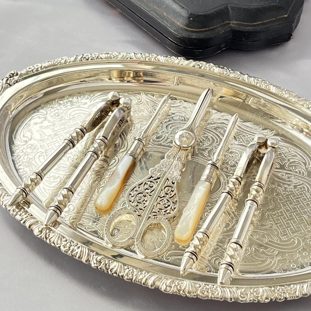 【英国】 グレープシザー / ナッツクラッカー / ピッカー【白蝶貝】