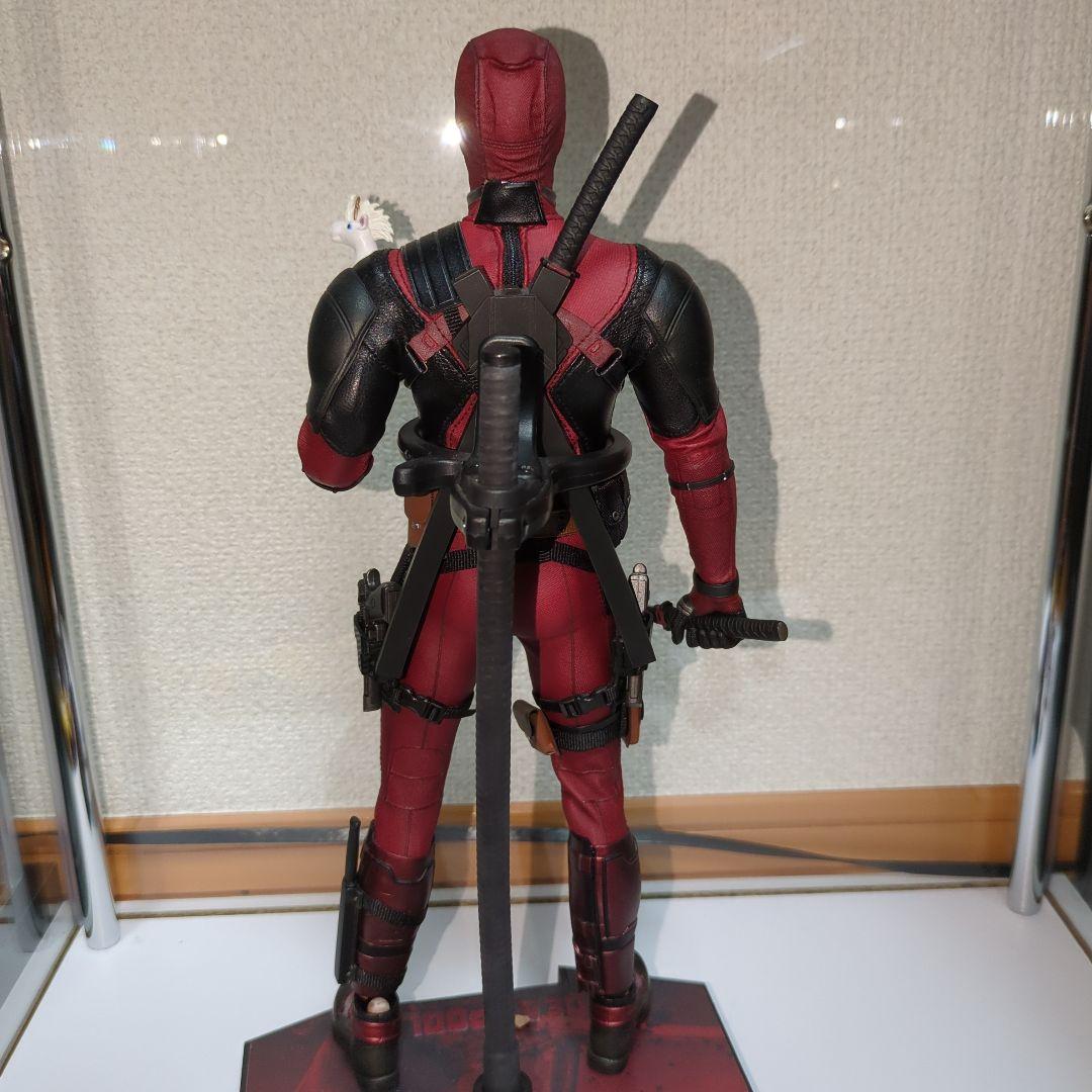 デッドプールホットトイズ