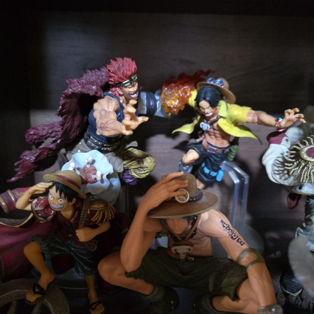 ワンピースフィギュアおまとめ。　エース、白ひげ、ルフィー、キッド５体！
