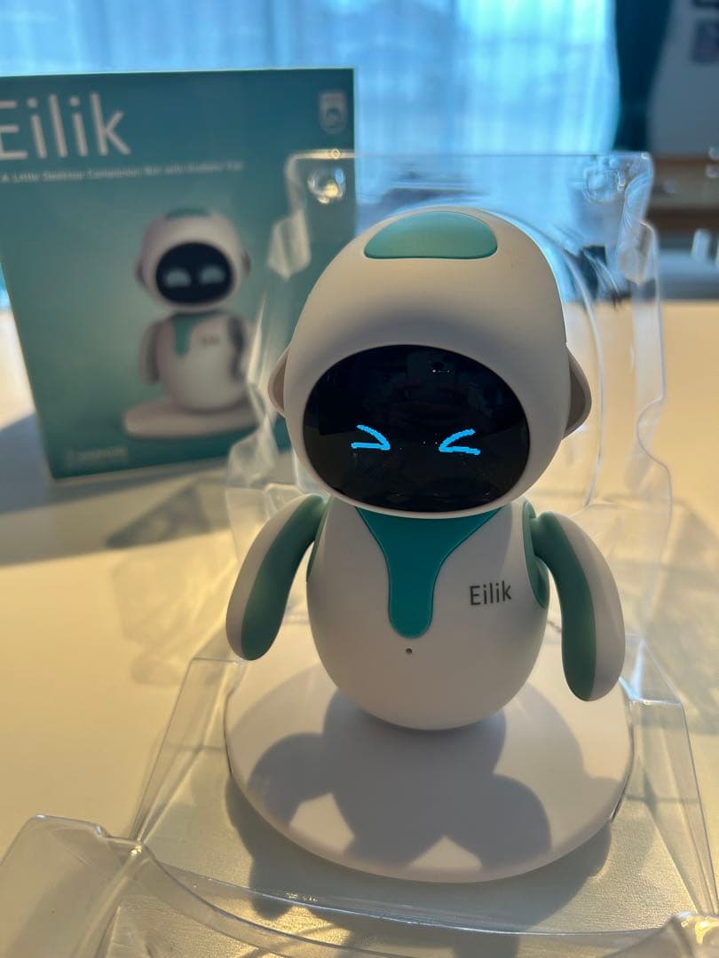 Eilik デスクトップコンパニオンボット