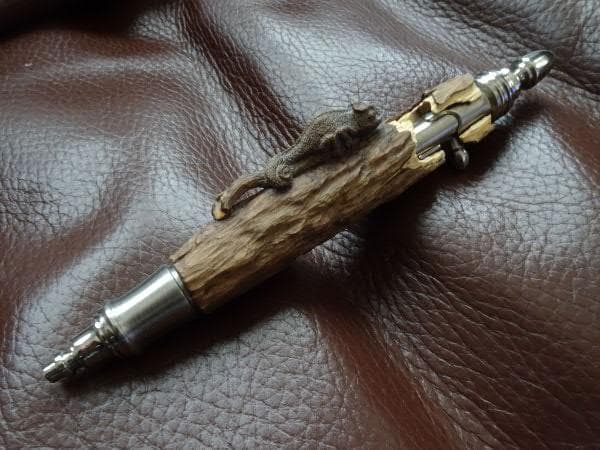 中山英俊 ボルトアクション・ボールペン カメレオン 根付