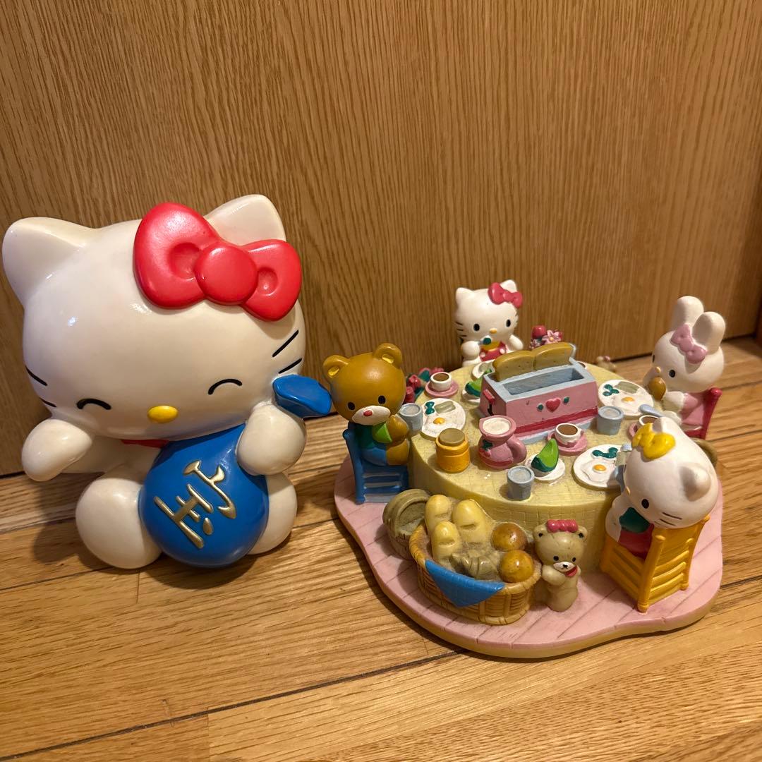 ハローキティ　貯金箱