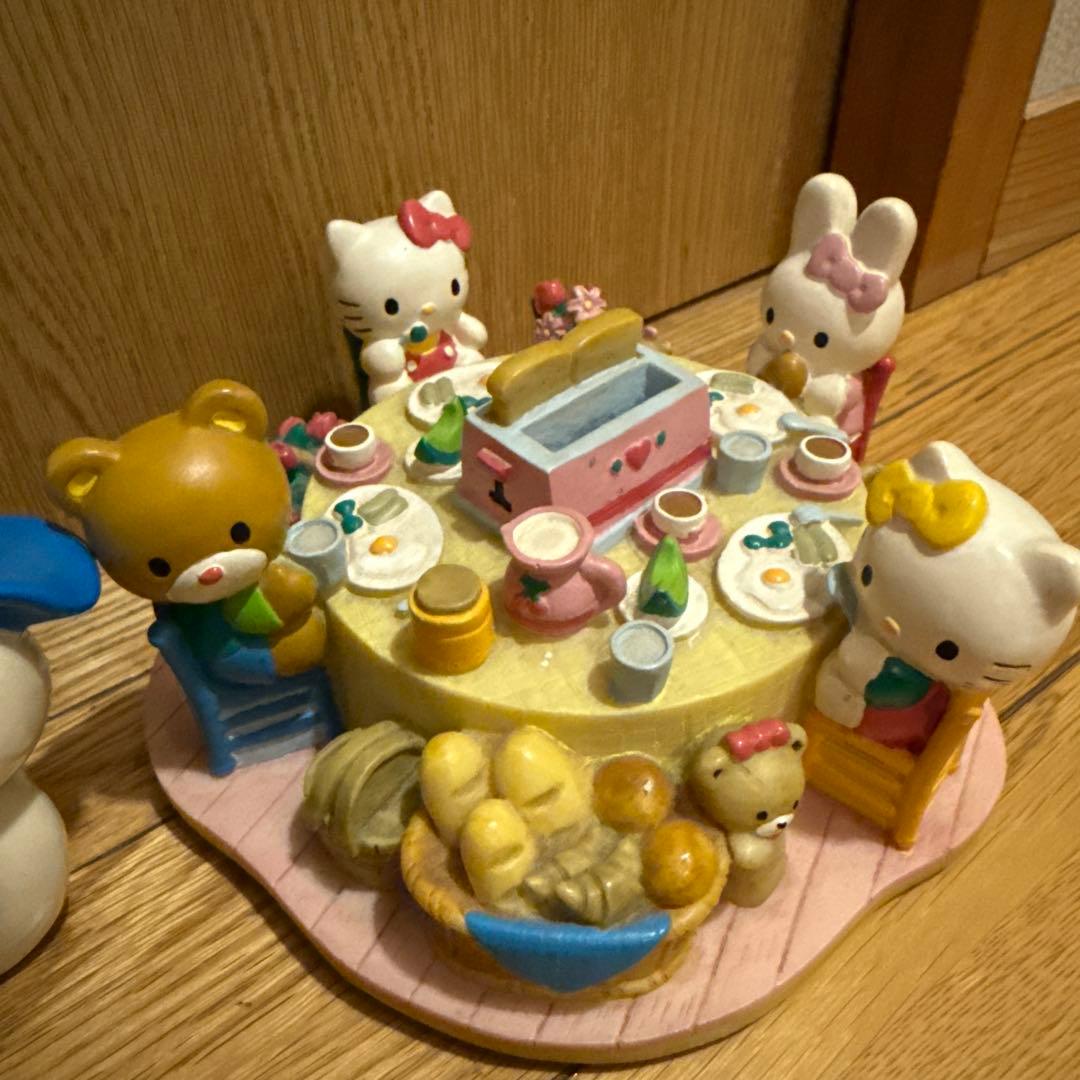 ハローキティ　貯金箱