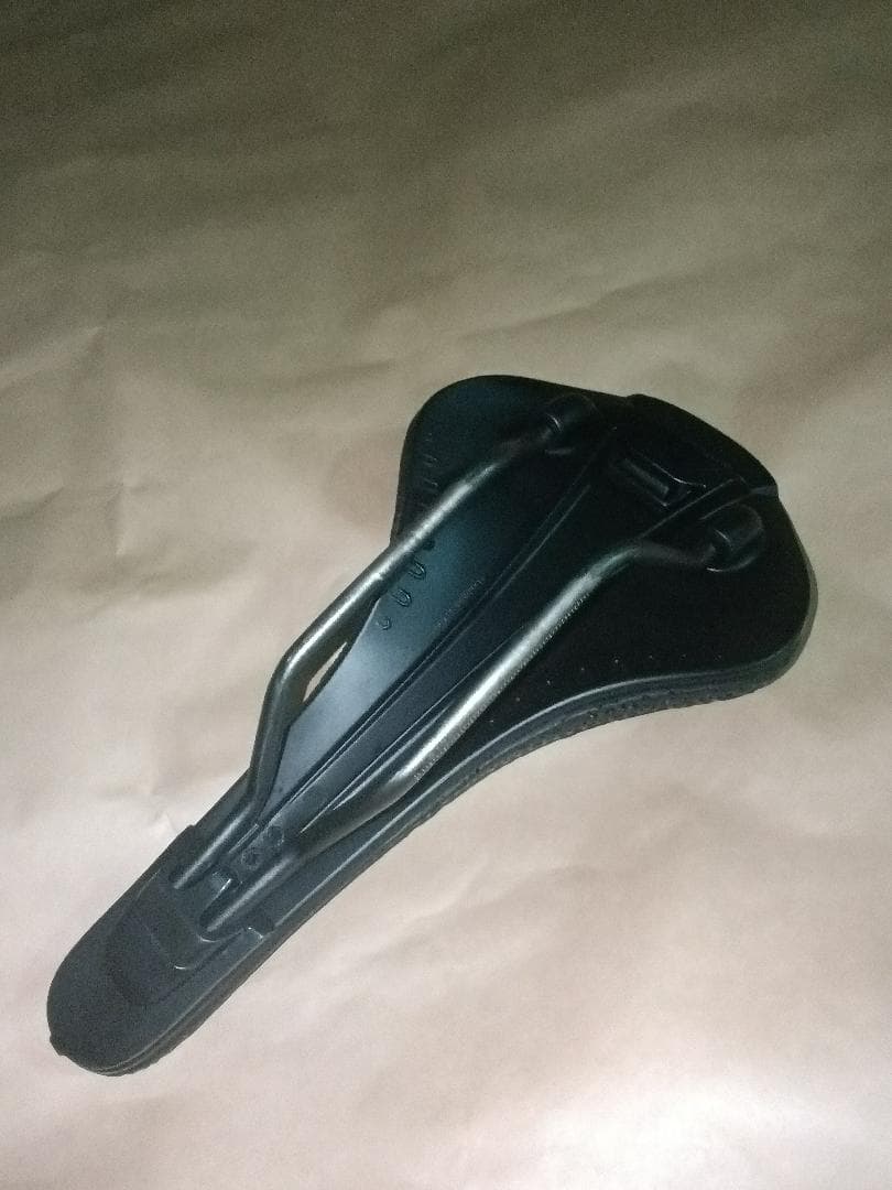 パーツ fi'zi:k VERSUS EVO ANTARES R3 ADAPTIVE