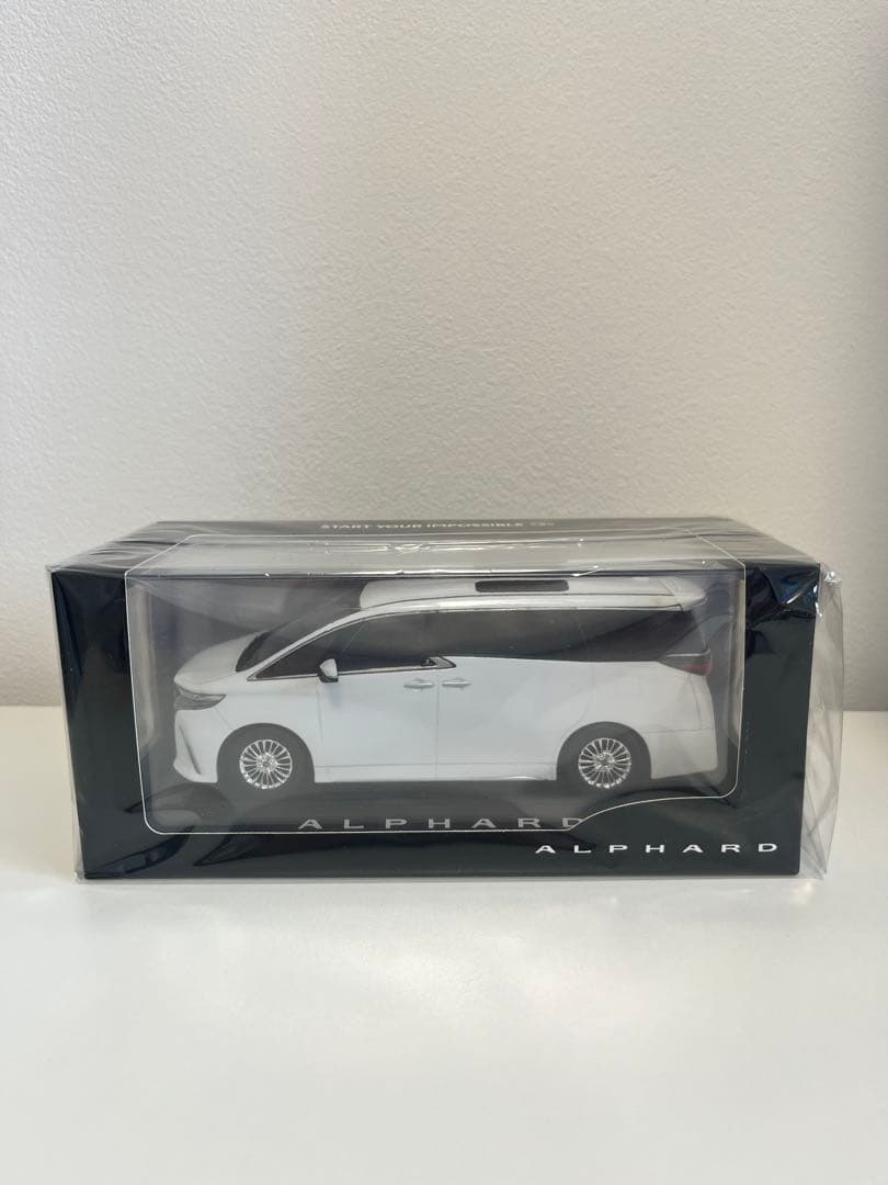 トヨタ アルファード ミニカー 1/30 プラチナホワイトパールマイカ