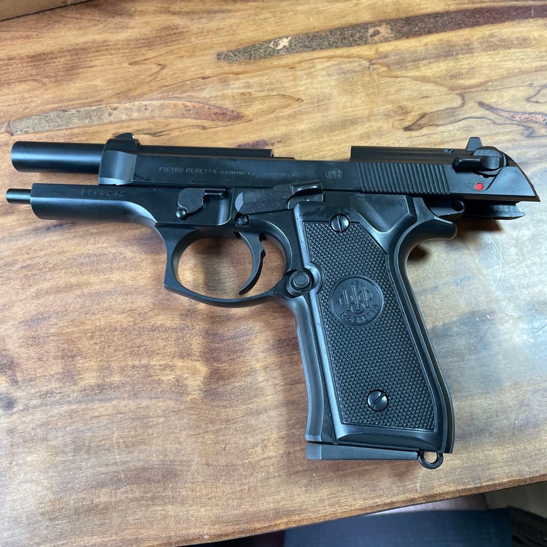 Beretta M92F 9mm セミオートマチックピストル