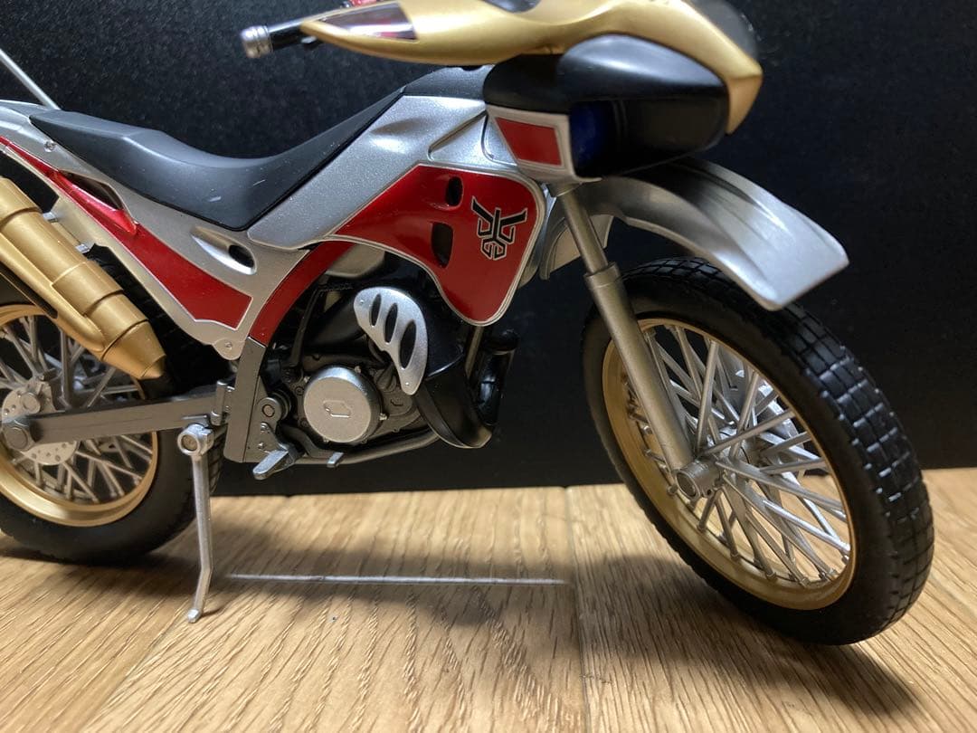 S.H.Figuarts トライチェイサー2000 仮面ライダークウガ