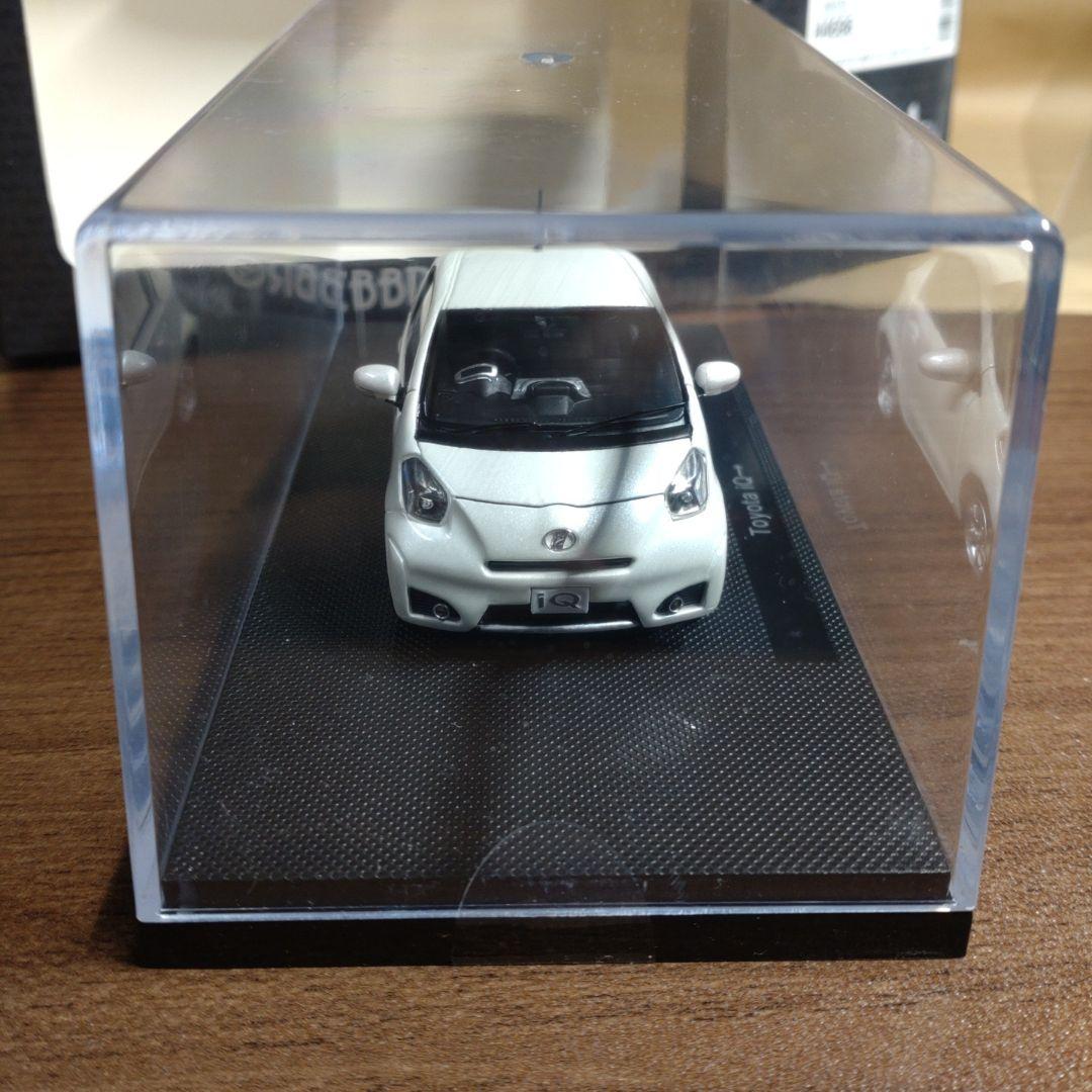 エブロ 1/43 トヨタ iQ ホワイト