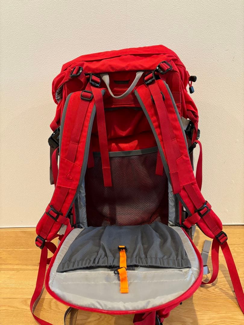 PLUSONEWORKS irwak38 バックパック レッド