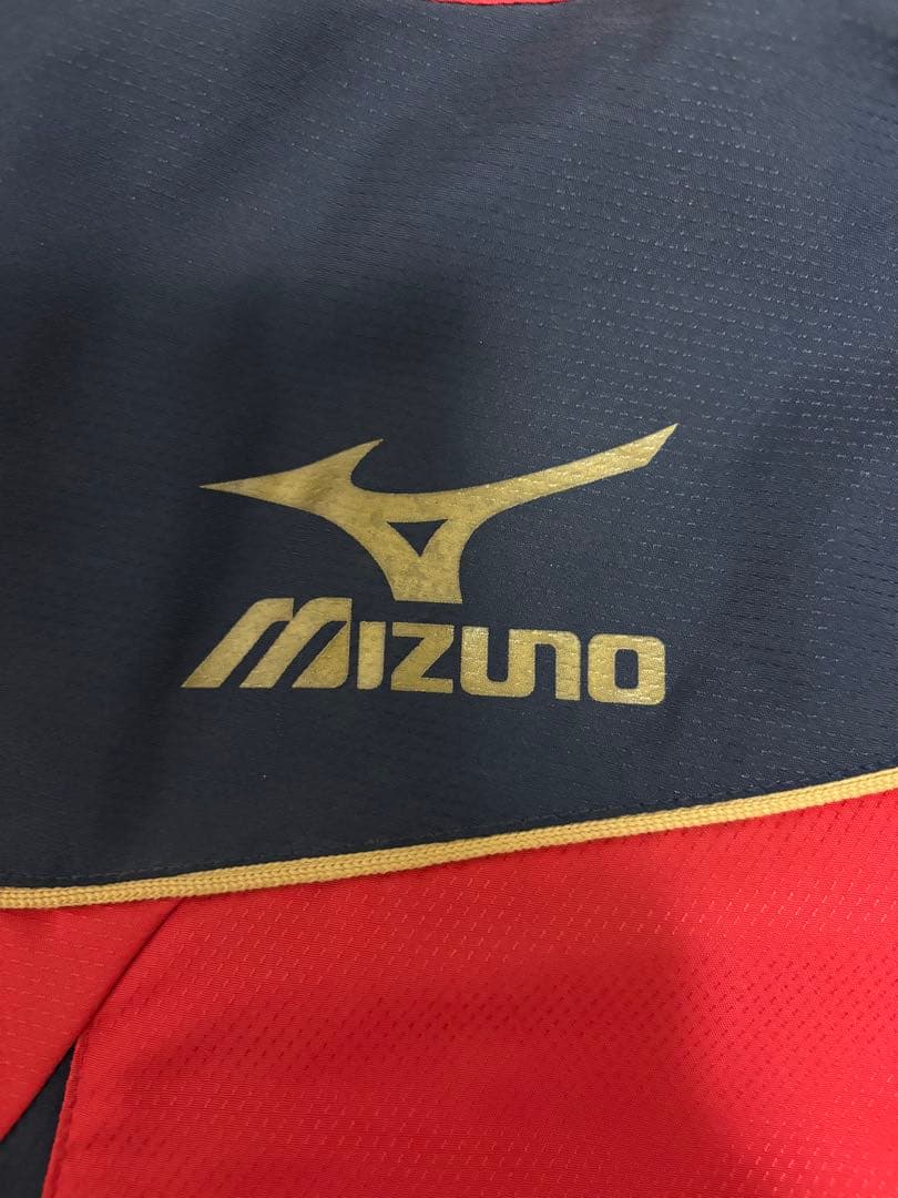 セレッソ大阪　Mizuno 赤 ネイビー 中綿ジャケット