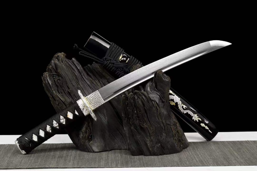 【祥龍短刀】  武具　刀装具　日本刀　模造刀 居合刀  肋差   短刀