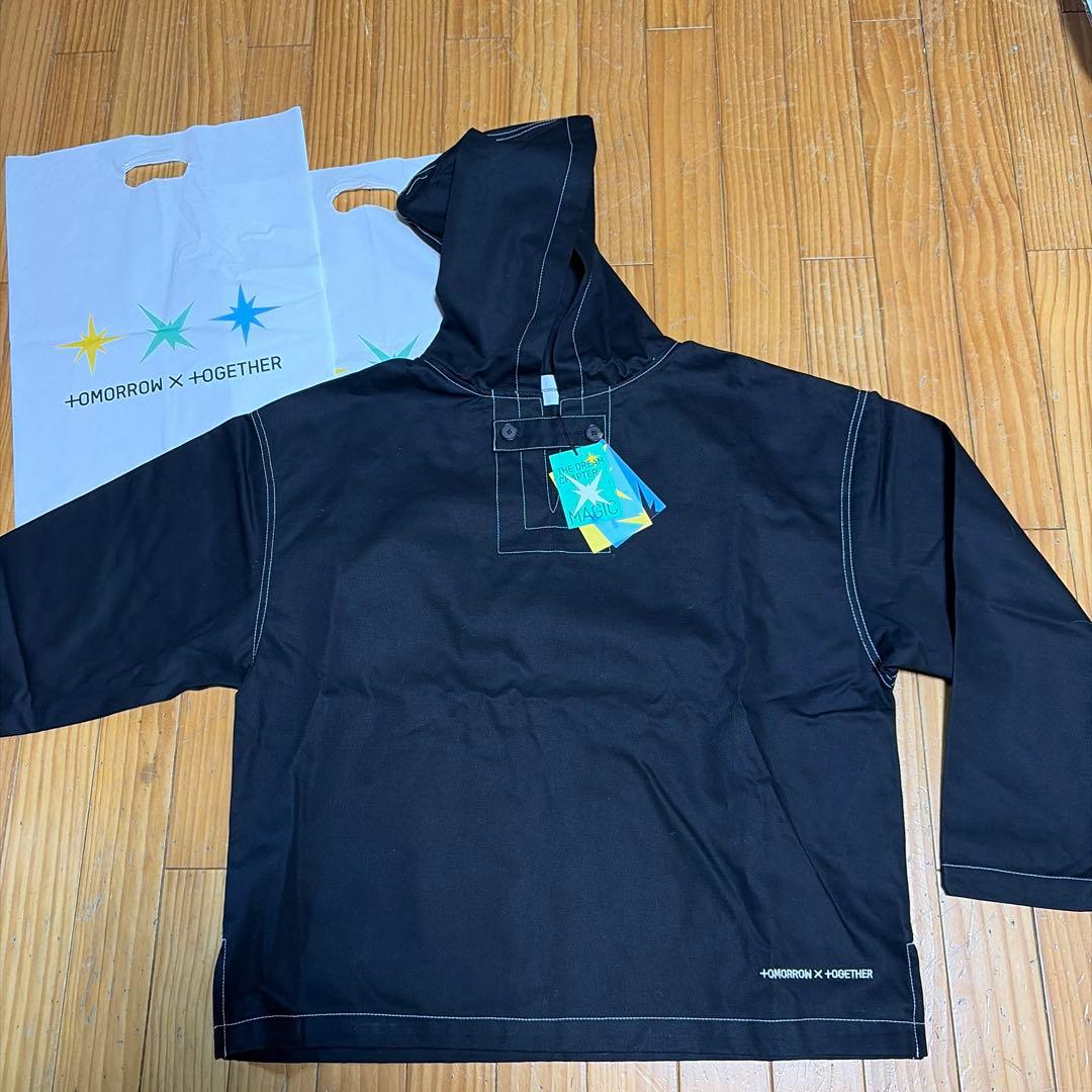 TOMORROW X TOGETHER フード付きシャツ