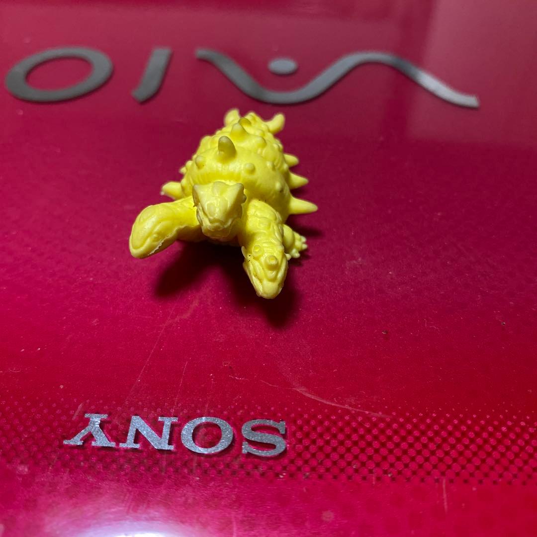 怪獣フィギュア　　サンジンチョウ