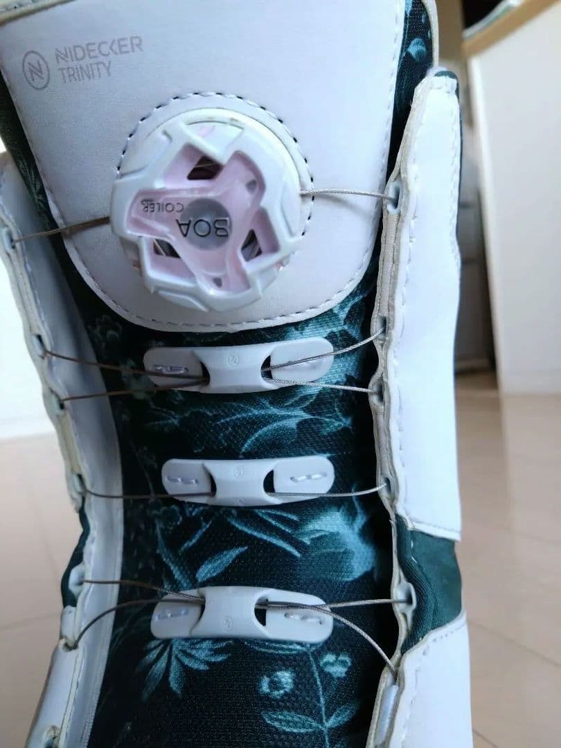 ナイデッカー　スノーボードブーツ
