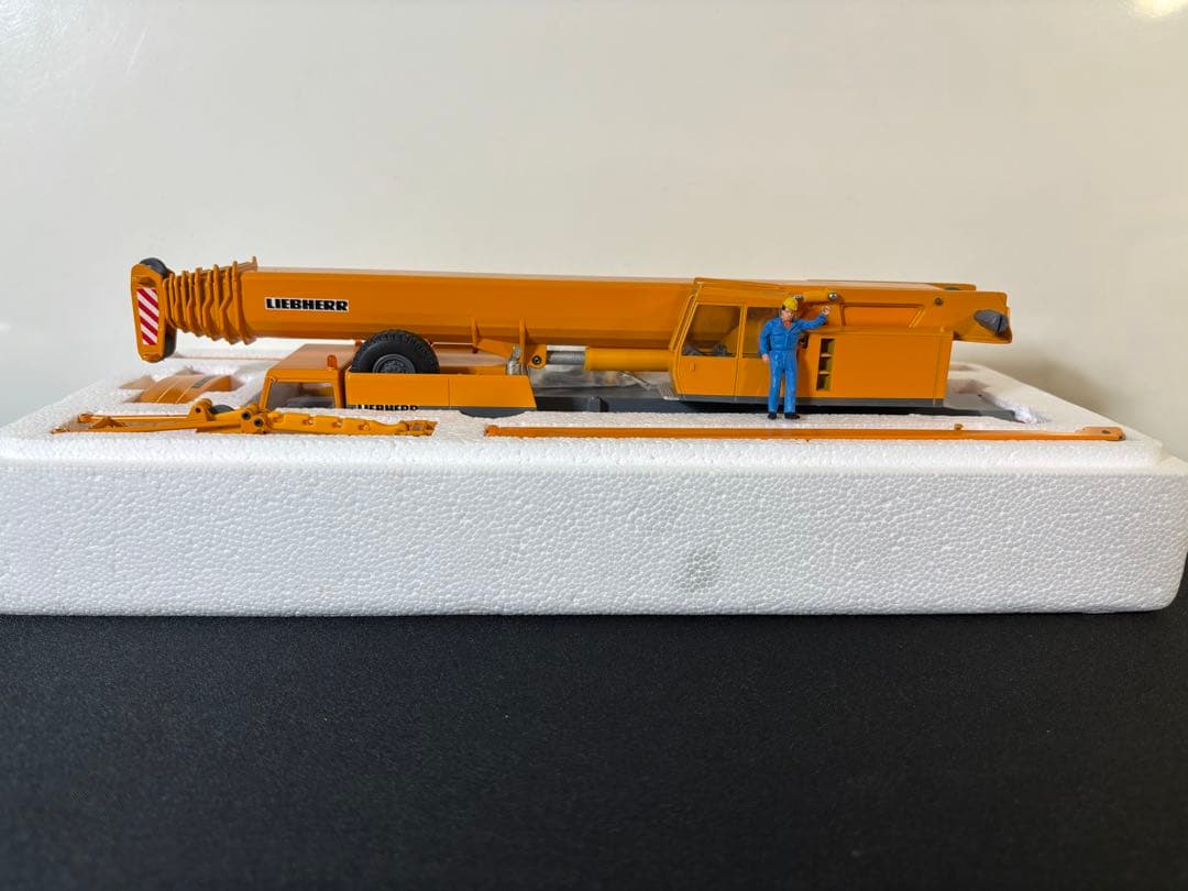 Liebherr LTM 1160/2 モバイルクレーン 1/50