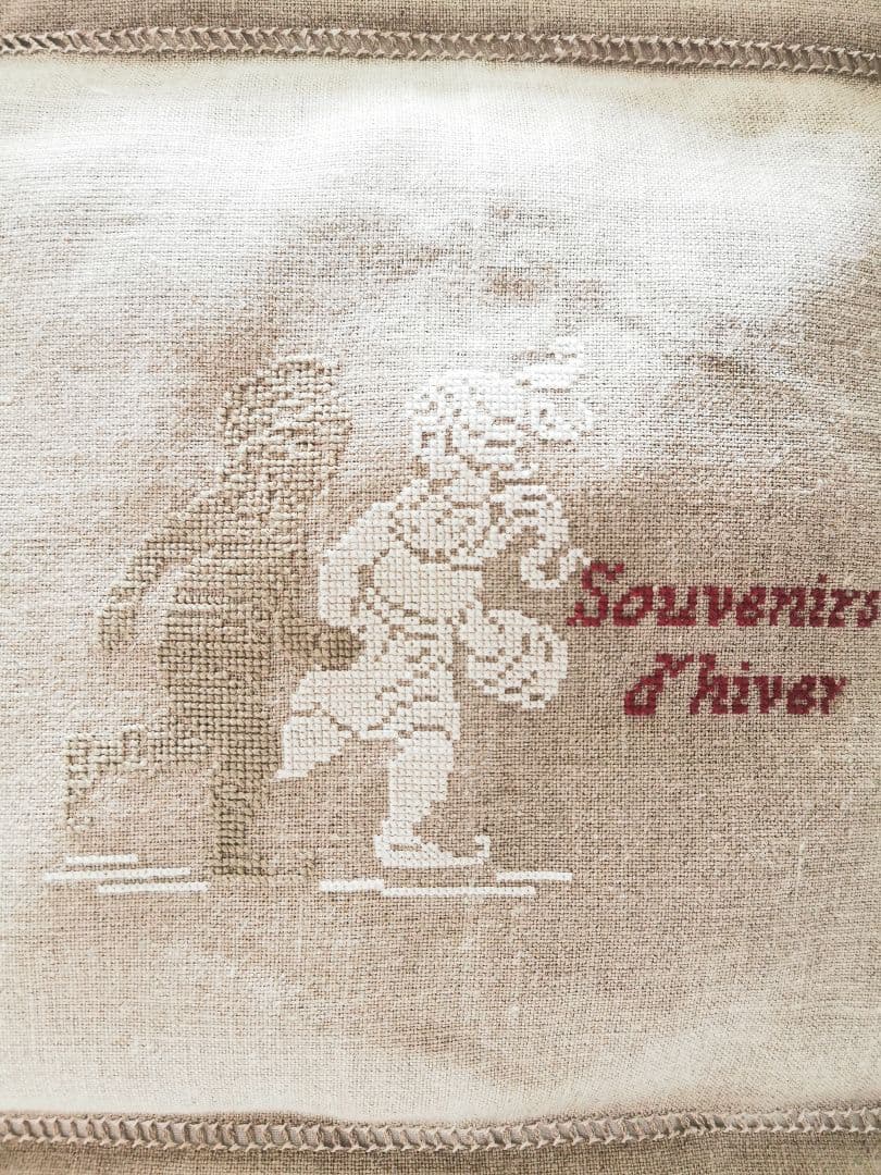アンティークフランス ホームスパンリネン＆プチポワン子供冬遊び刺繍 クッション