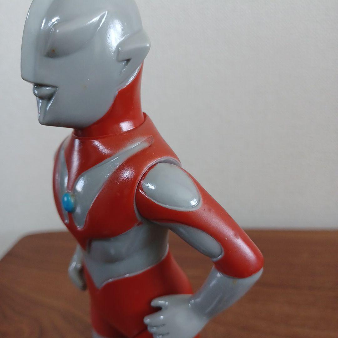 「M1号 ウルトラマン 」グレー成型の ソフビ フィギュア