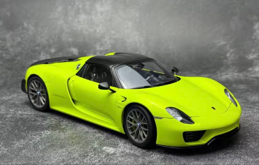 Porsche 918 Spyder 1/18ミニカーライムグリーン