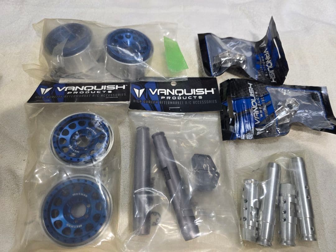 Axial RR10 Bomber + FUTABA 3PK + 豪華おまけ