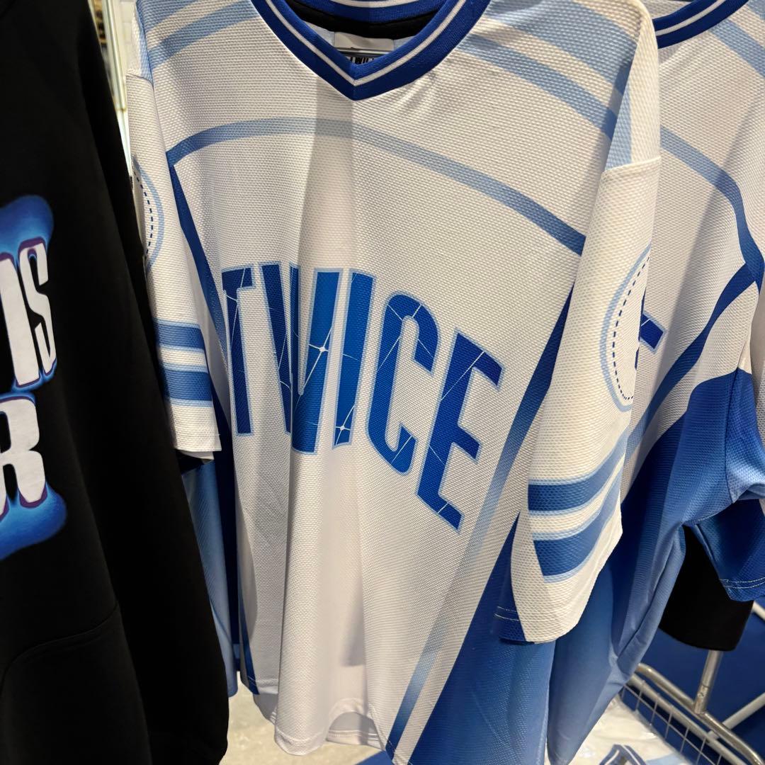 アイドル twice this is for world tour uniform L