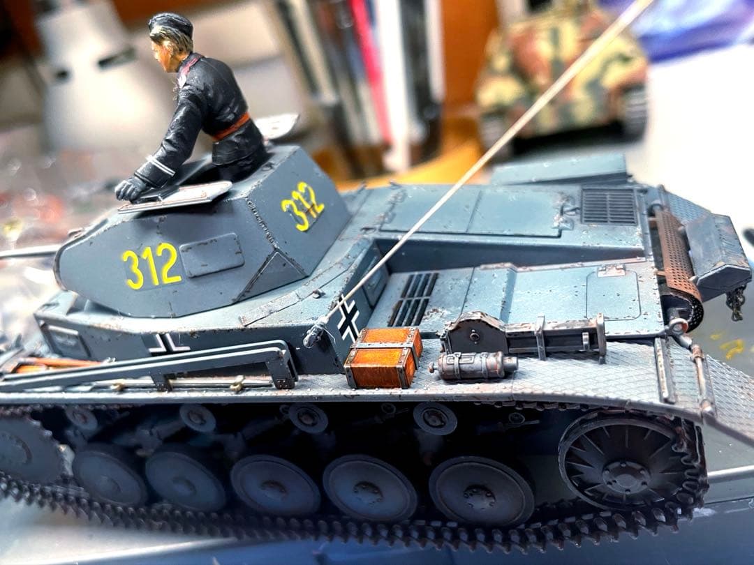 タミヤ1/35ドイツ2号戦車Ａ〜C型組み立て済みモデル